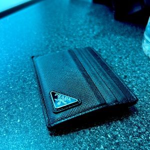 Men’s Prada Wallet - Elegant Leather Design - Batman Vibes